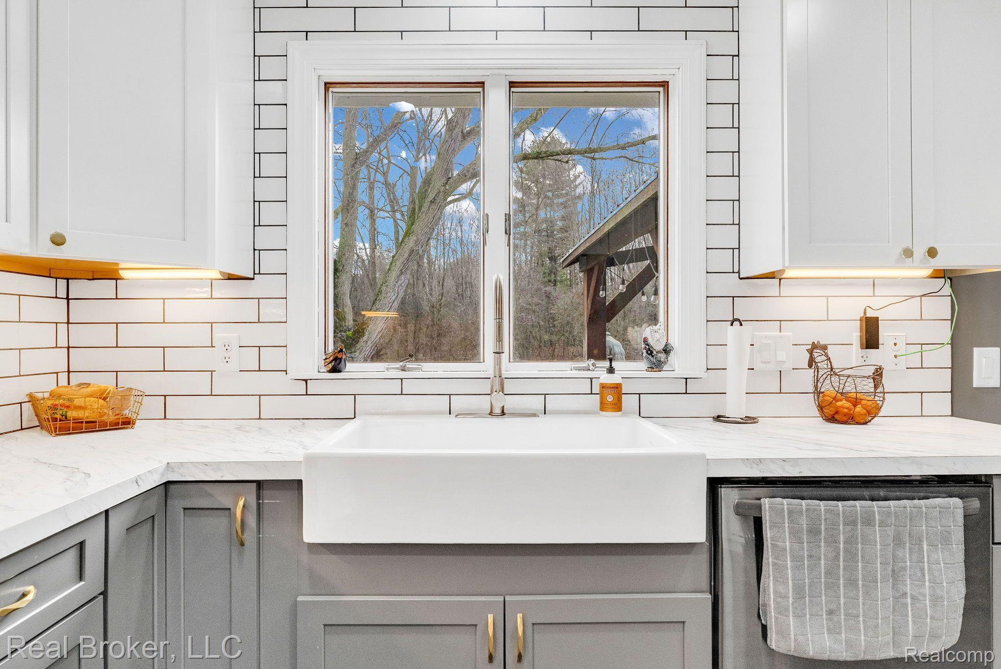 7021 Yager Road St. Clair, MI 48079 - Photo 5 of 45 Gallery Image 5