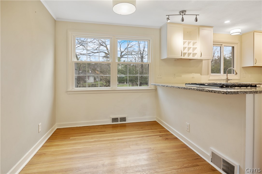 221 Croyden Road Syracuse, NY 13224 - Photo 13 of 43