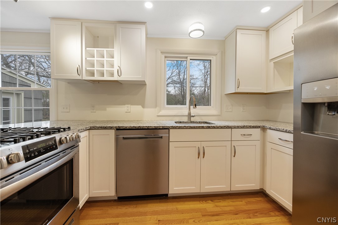 221 Croyden Road Syracuse, NY 13224 - Photo 17 of 43