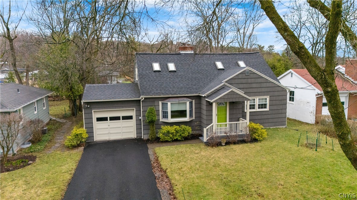 221 Croyden Road Syracuse, NY 13224 - Photo 3 of 43