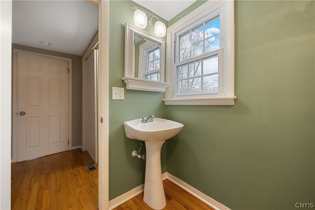 221 Croyden Road Syracuse, NY 13224 - Photo 35 of 43