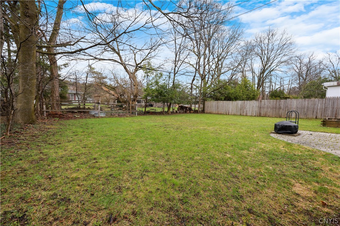 221 Croyden Road Syracuse, NY 13224 - Photo 37 of 43