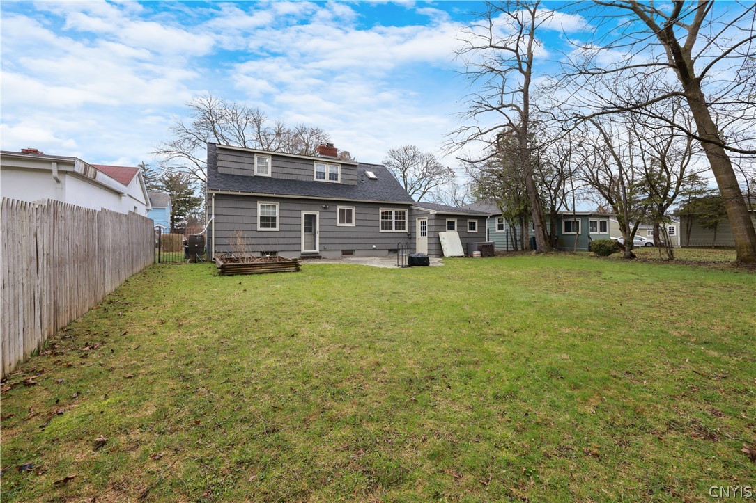 221 Croyden Road Syracuse, NY 13224 - Photo 39 of 43