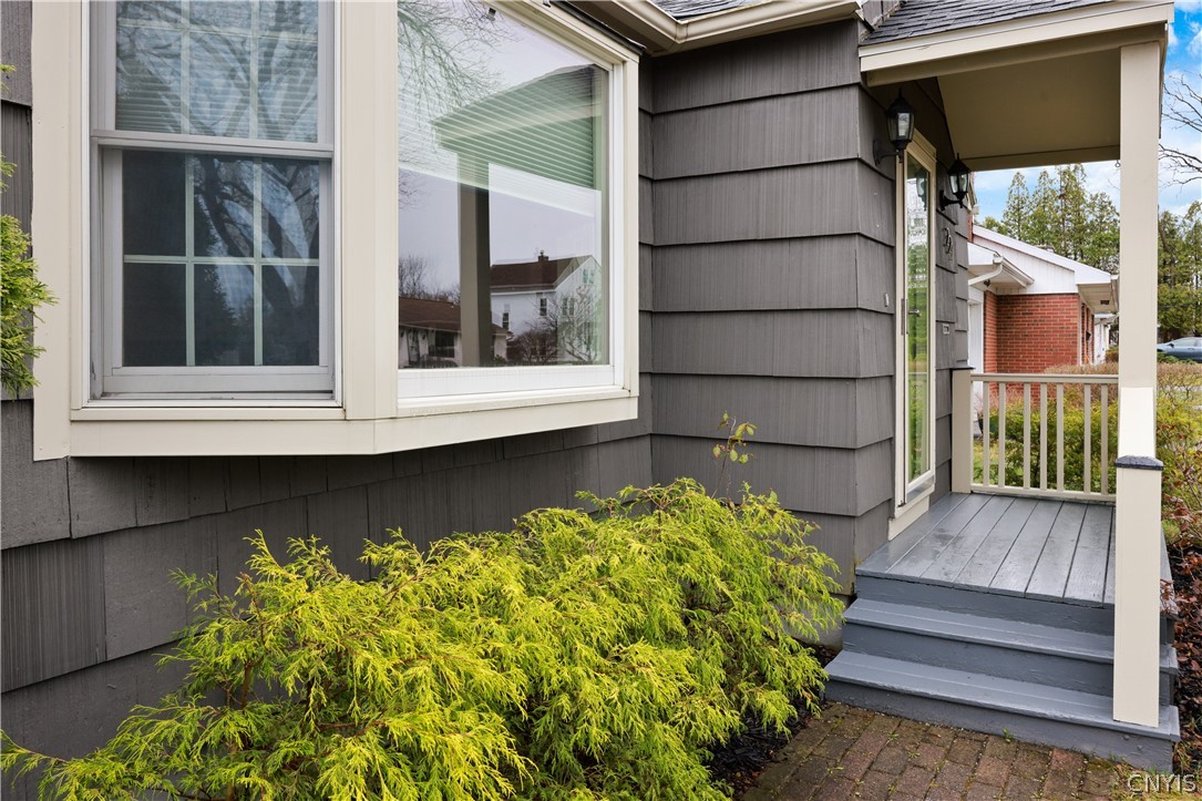 221 Croyden Road Syracuse, NY 13224 - Photo 7 of 43