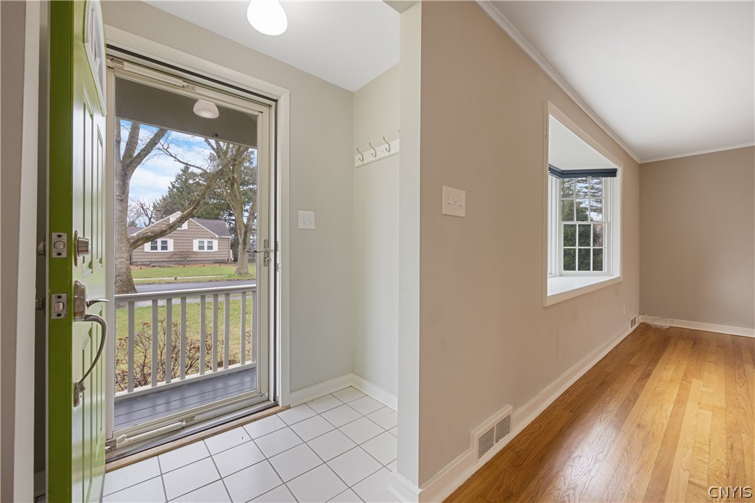 221 Croyden Road Syracuse, NY 13224 - Photo 9 of 43