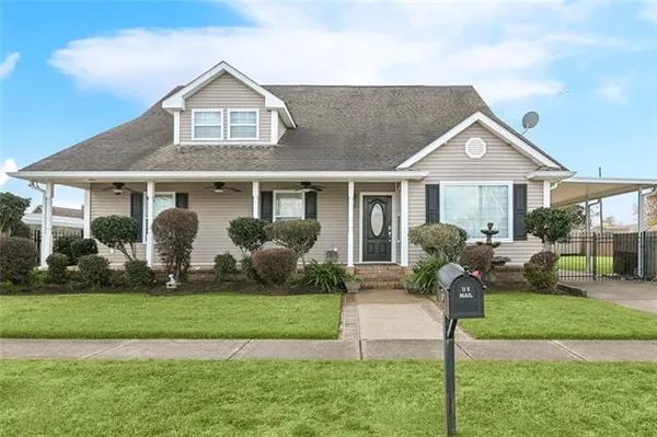 $325,000 | 416 Reiss Place, Chalmette, LA 70043