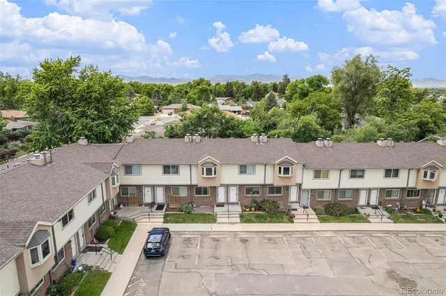 $325,000 | 6920 West 48th Avenue, Wheat Ridge, CO 80033