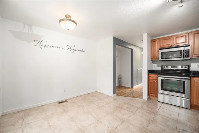 $325,000 | 6920 West 48th Avenue, Wheat Ridge, CO 80033