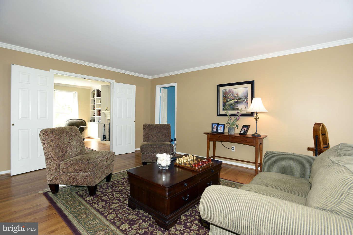 11439 Rowley Road Clarksville, MD 21029 - Photo 4 of 30 Living Room