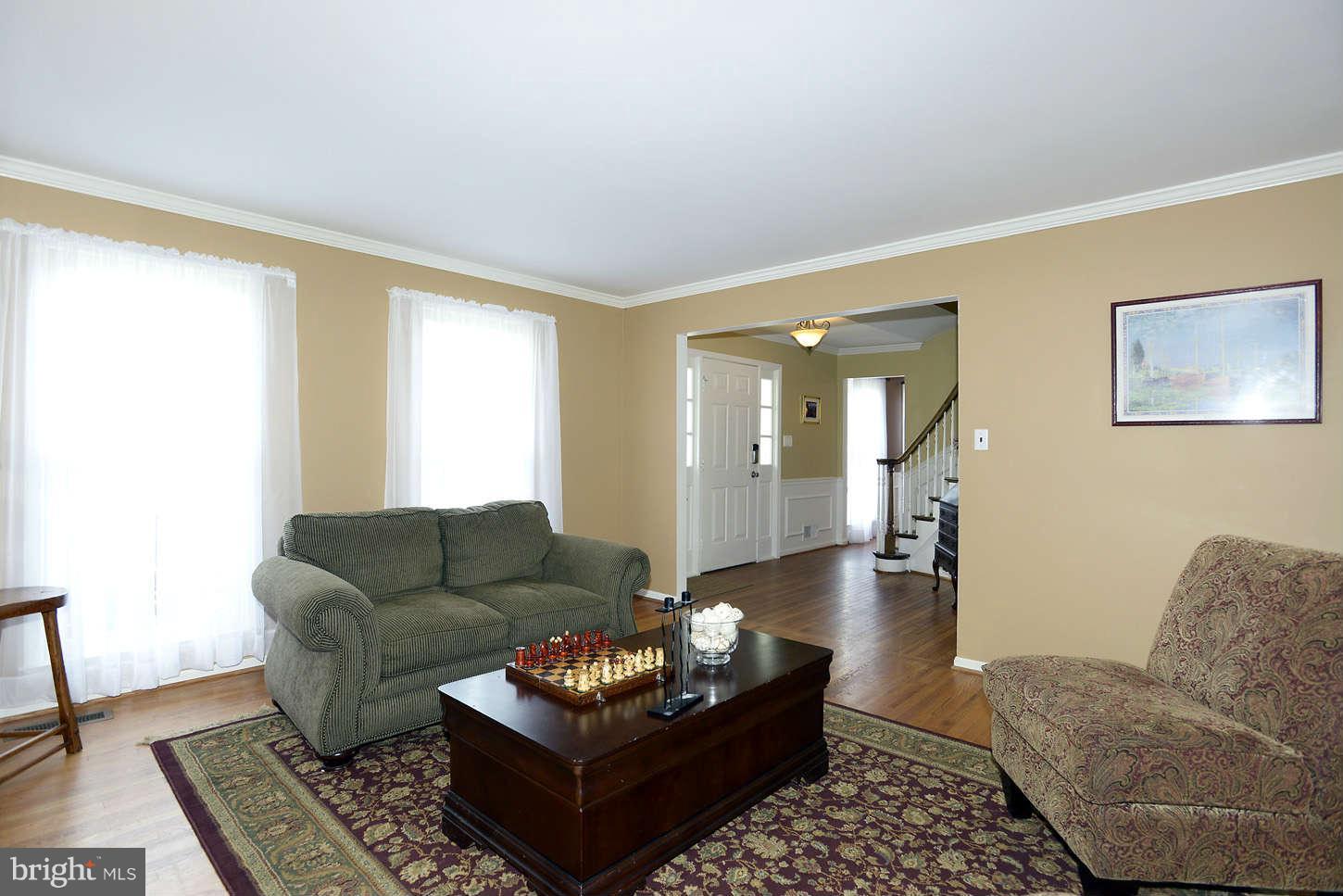 11439 Rowley Road Clarksville, MD 21029 - Photo 5 of 30 Living Room