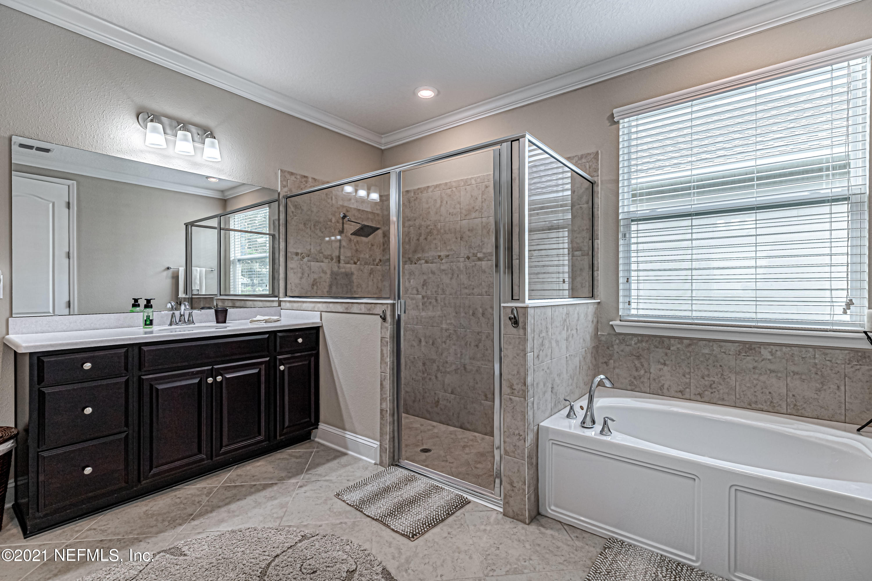 81 Crown Colony Road St. Augustine, FL 32092 - Photo 25 of 49 25-Owner's Bathroom