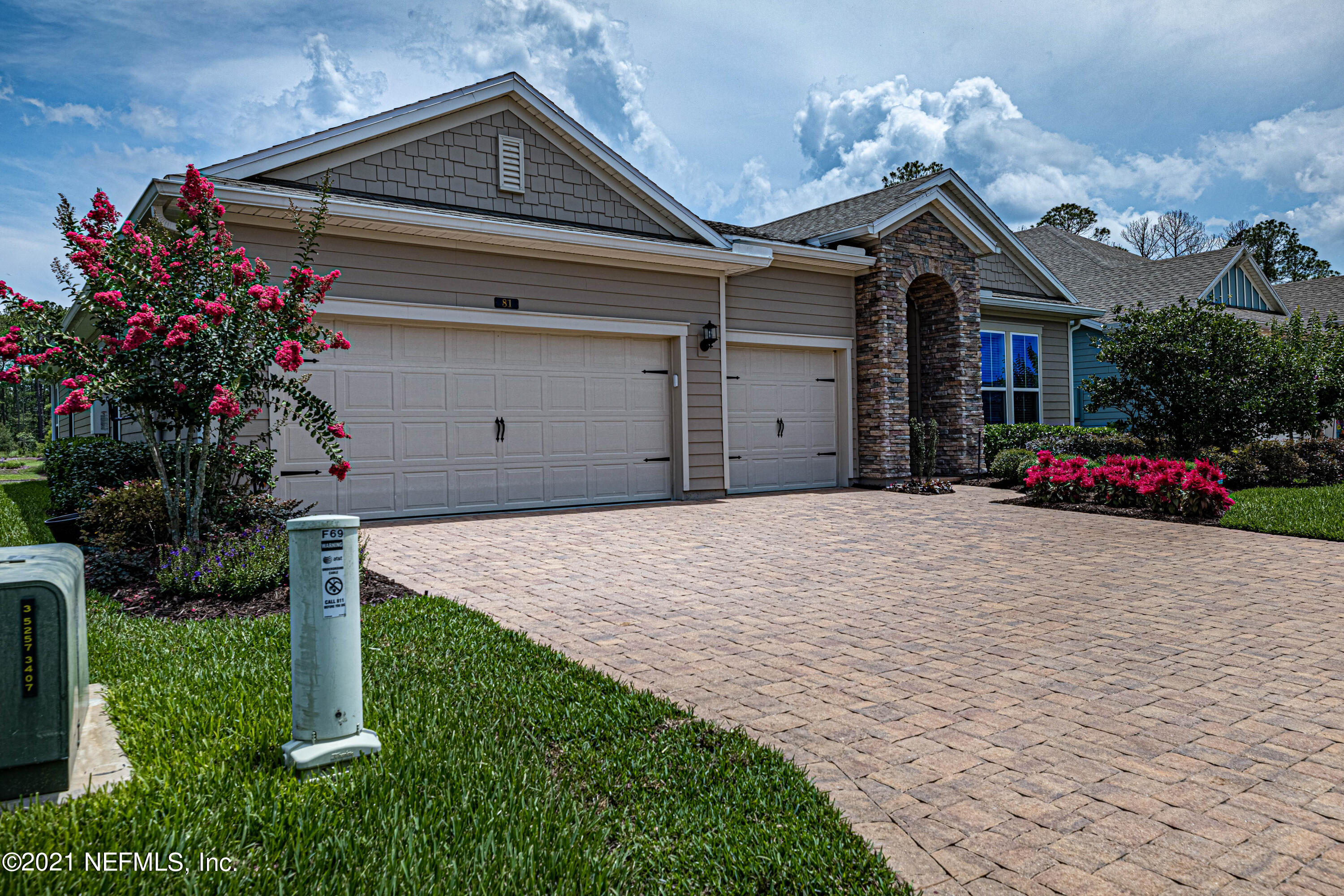 81 Crown Colony Road St. Augustine, FL 32092 - Photo 3 of 49 3-Drive Way