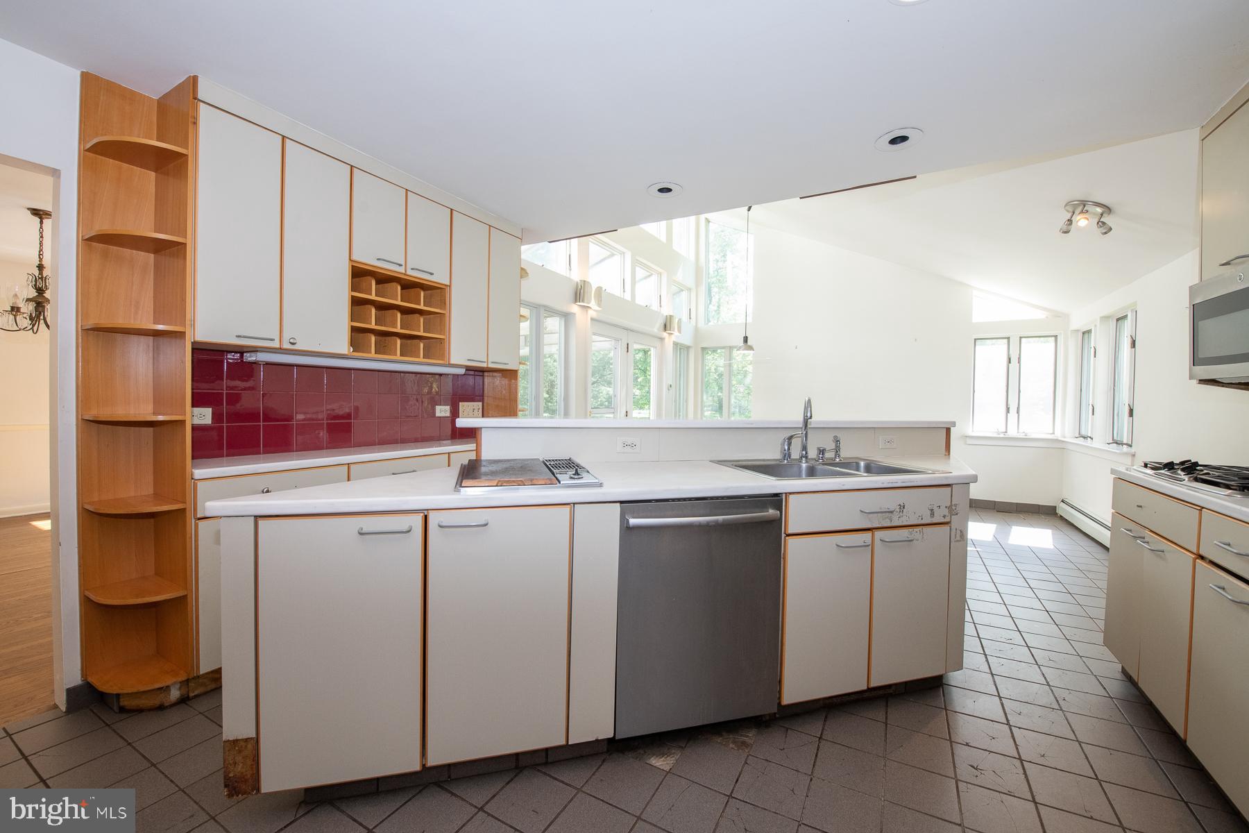 1400 Glenhardie Road Wayne, PA 19087 - Photo 12 of 29 Kitchen