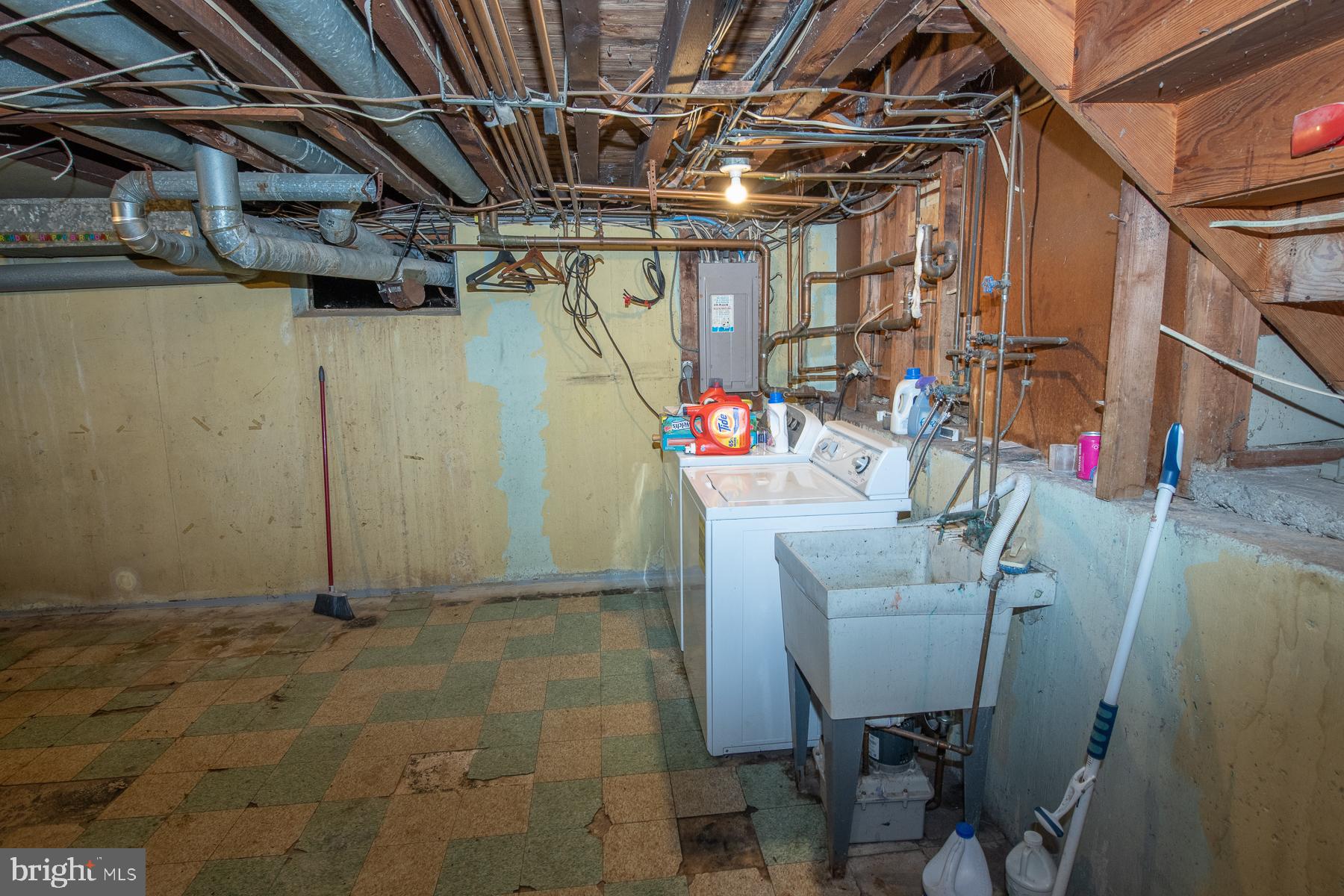 1400 Glenhardie Road Wayne, PA 19087 - Photo 25 of 29 Basement laundry