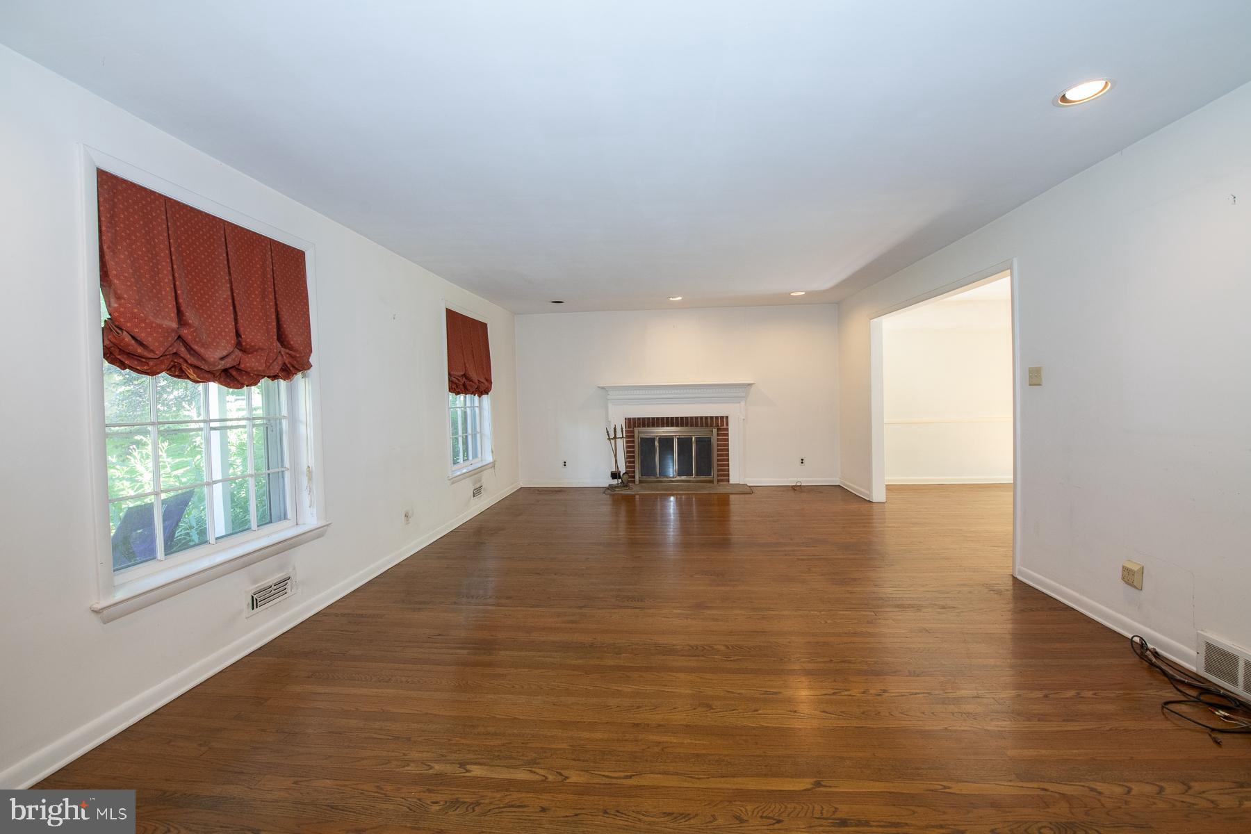 1400 Glenhardie Road Wayne, PA 19087 - Photo 6 of 29 Living Room