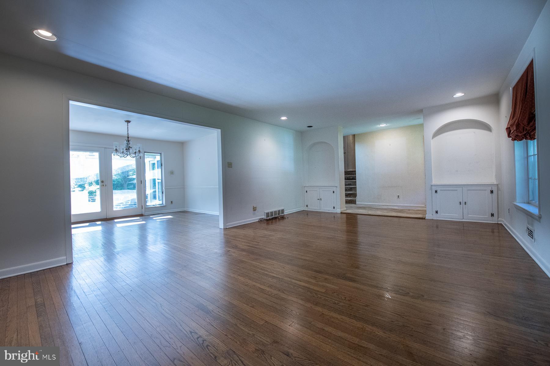 1400 Glenhardie Road Wayne, PA 19087 - Photo 7 of 29 Living Room