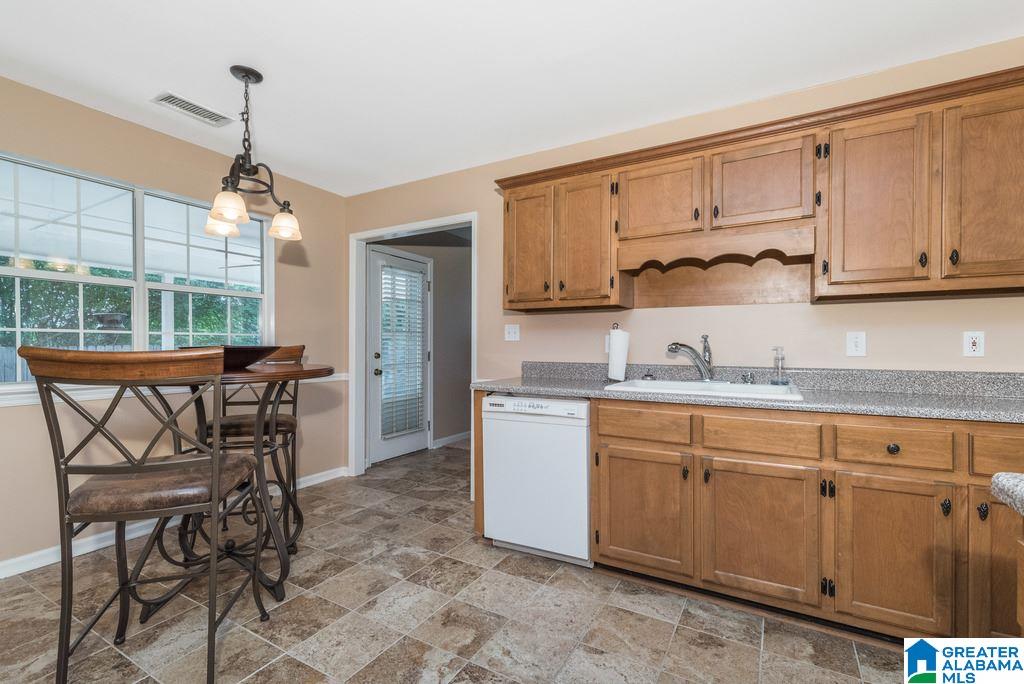 205 Park Pl Way Alabaster, AL 35007 - Photo 6 of 25