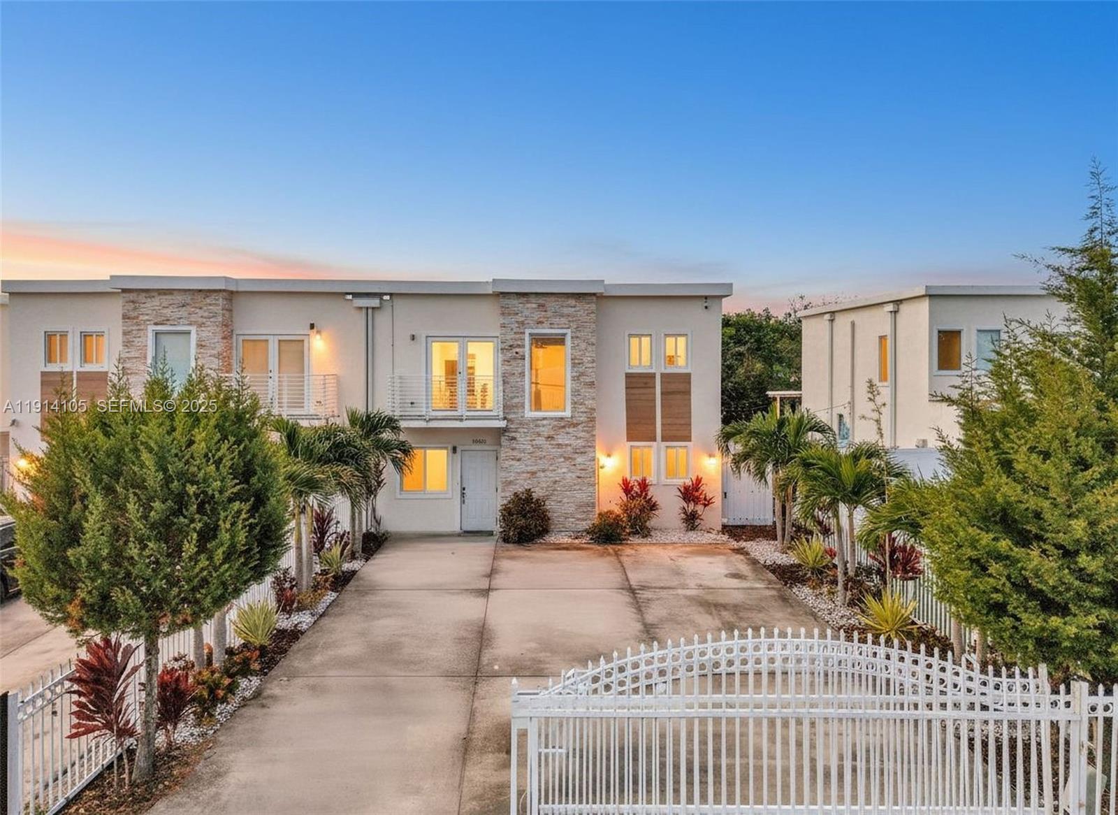 26100 Southwest 134th Place Homestead, FL 33032 - Photo 39 of 39 a view of a house with a patio