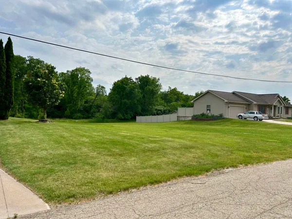 $39,000 | 511 West Washington Street, Utica, IL 61373