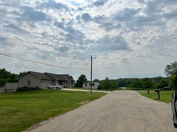 $39,000 | 511 West Washington Street, Utica, IL 61373