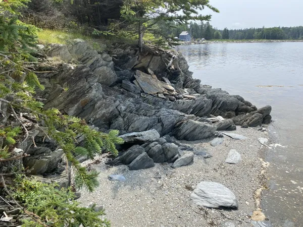 $325,000 | 1552 Turtle Head Road, Islesboro, ME 04848