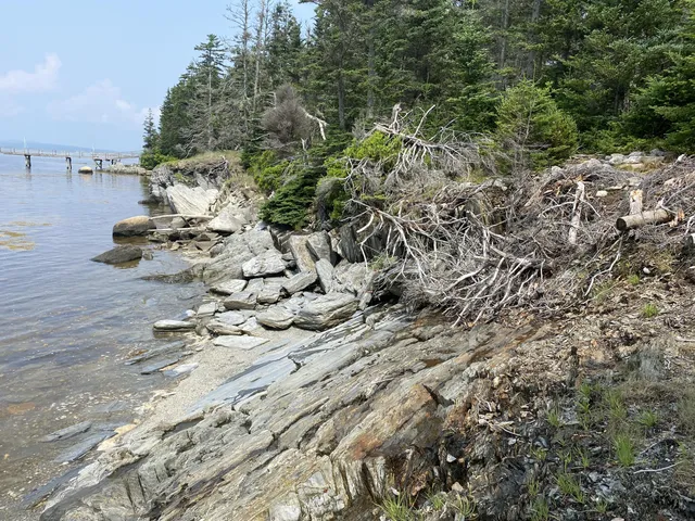 $325,000 | 1552 Turtle Head Road, Islesboro, ME 04848