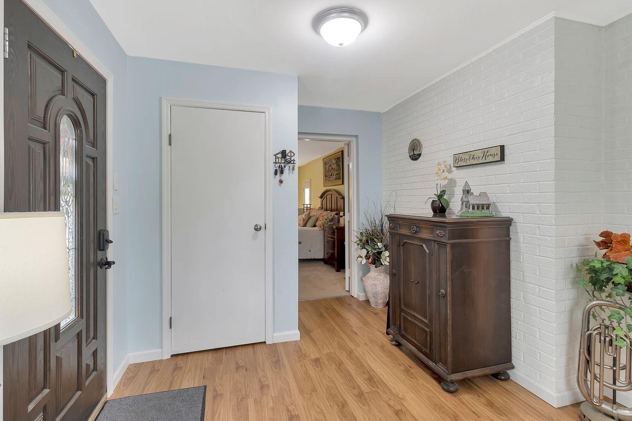 8318 Daleview Road Cincinnati, OH 45247 - Photo 5 of 39