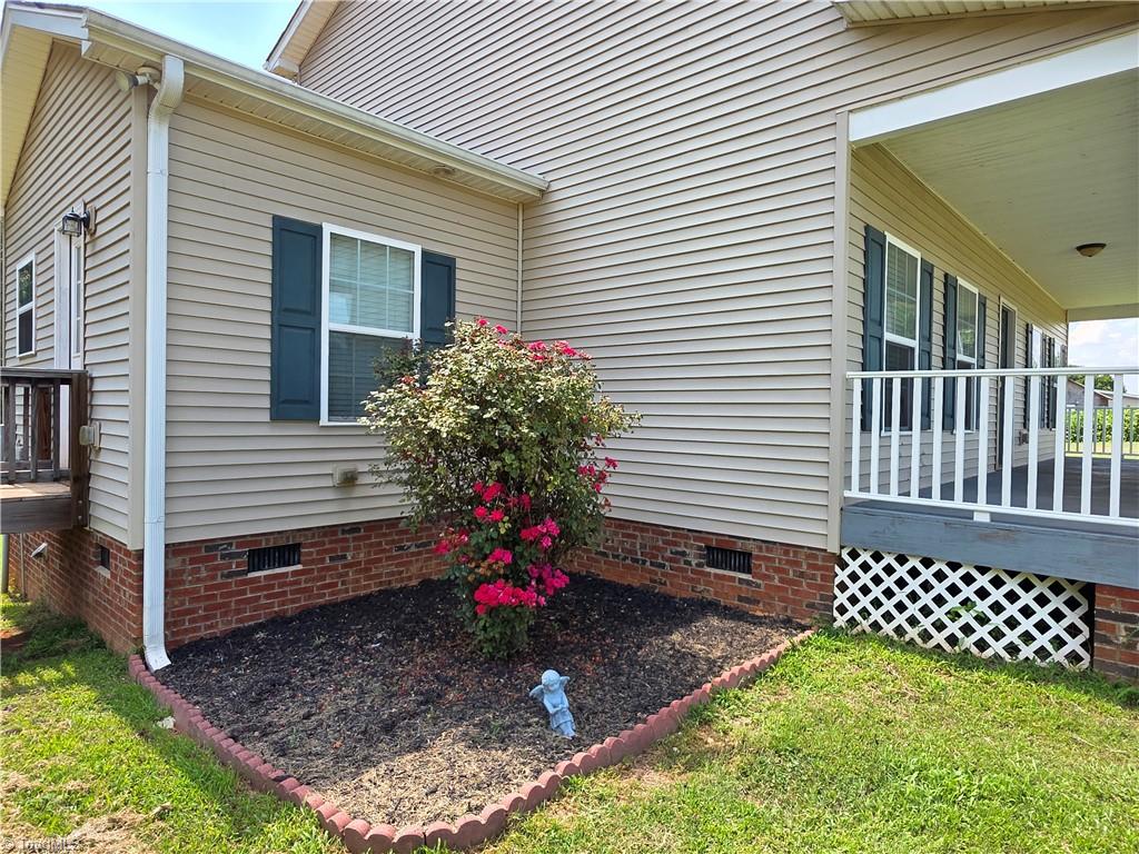 550 Baker Mill Road Cleveland, NC 27013 - Photo 3 of 36