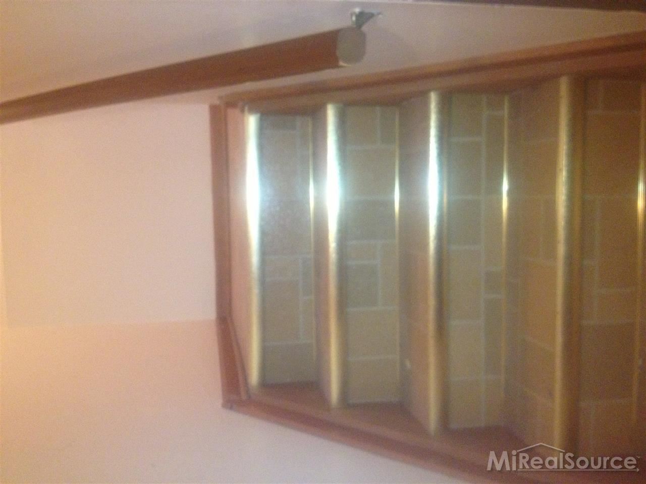 906 Neff Road, Unit 908 Grosse Pointe, MI 48230 - Photo 12 of 21