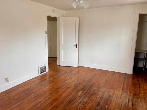 $1,300 | 254 Edward Street, Sycamore, IL 60178