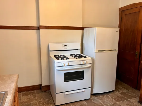$1,300 | 254 Edward Street, Sycamore, IL 60178
