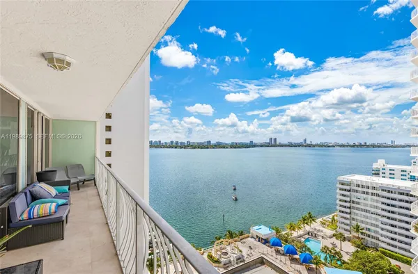 $400,000 | 7601 East Treasure Drive, Unit 1924, North Bay Village, FL 33141