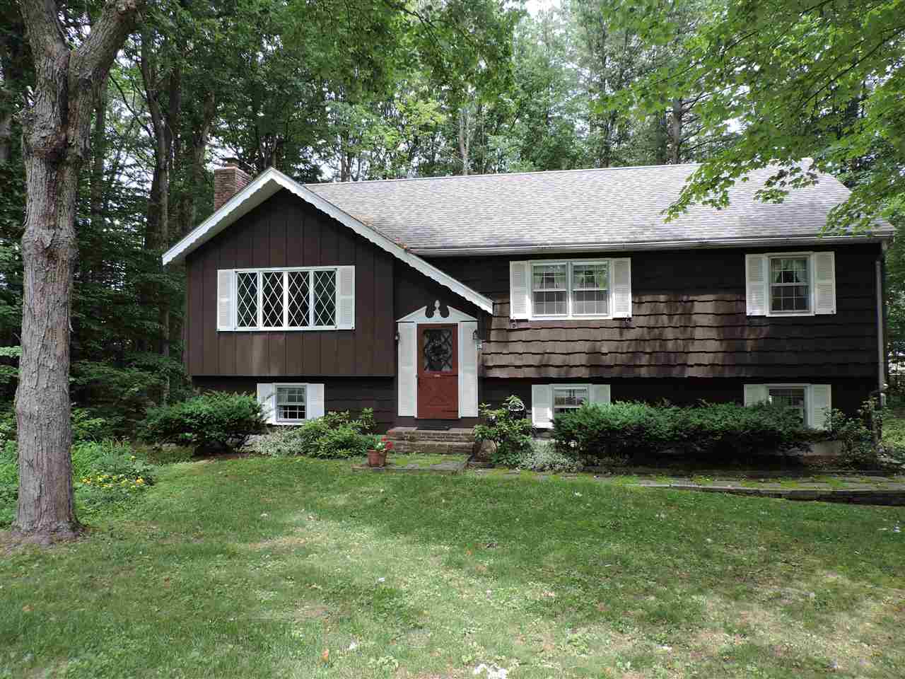 26 Ridgewood Road Hopkinton, NH 03229 - Photo 1 of 17