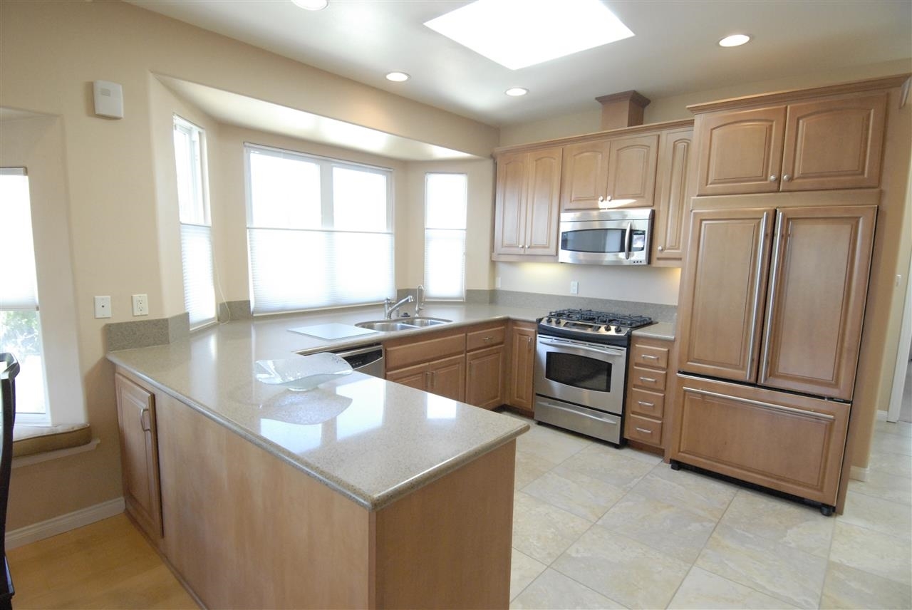 121 3rd Street Encinitas, CA 92024 - Photo 5 of 18