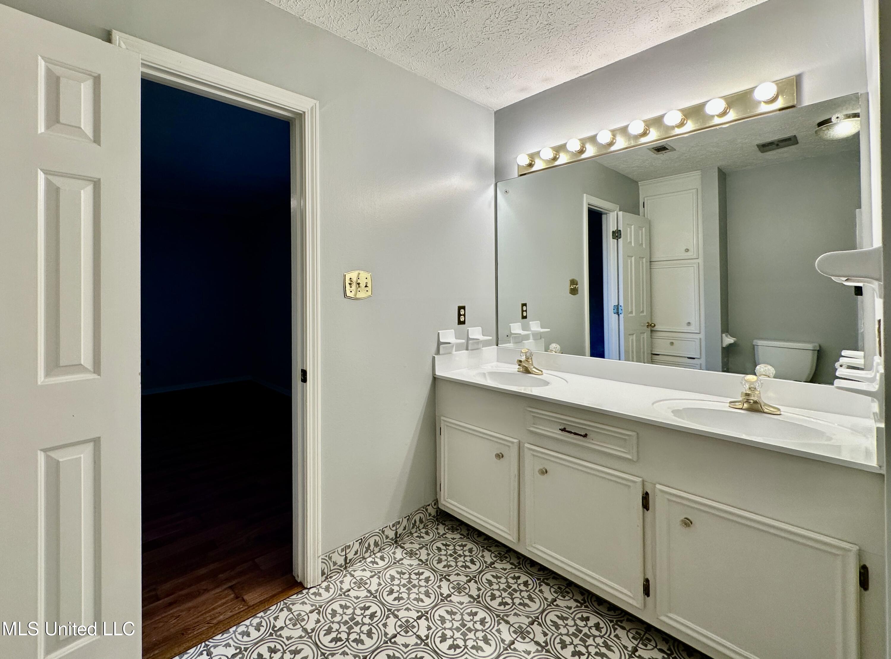 109 Camp Garaywa Road Clinton, MS 39056 - Photo 34 of 60 IMG_1203