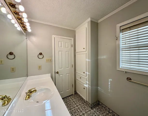 $325,000 | 109 Camp Garaywa Road, Clinton, MS 39056