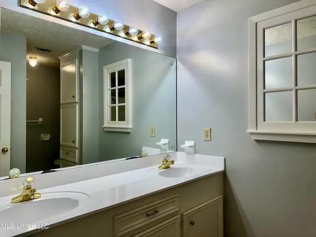 $325,000 | 109 Camp Garaywa Road, Clinton, MS 39056