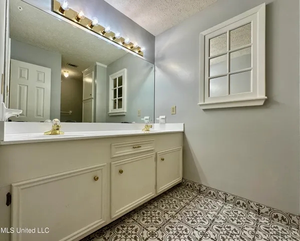 $325,000 | 109 Camp Garaywa Road, Clinton, MS 39056