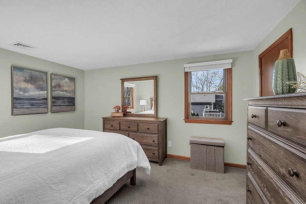 62 Longfellow Road Reading, MA 01867 - Photo 15 of 41 Gallery Image 15