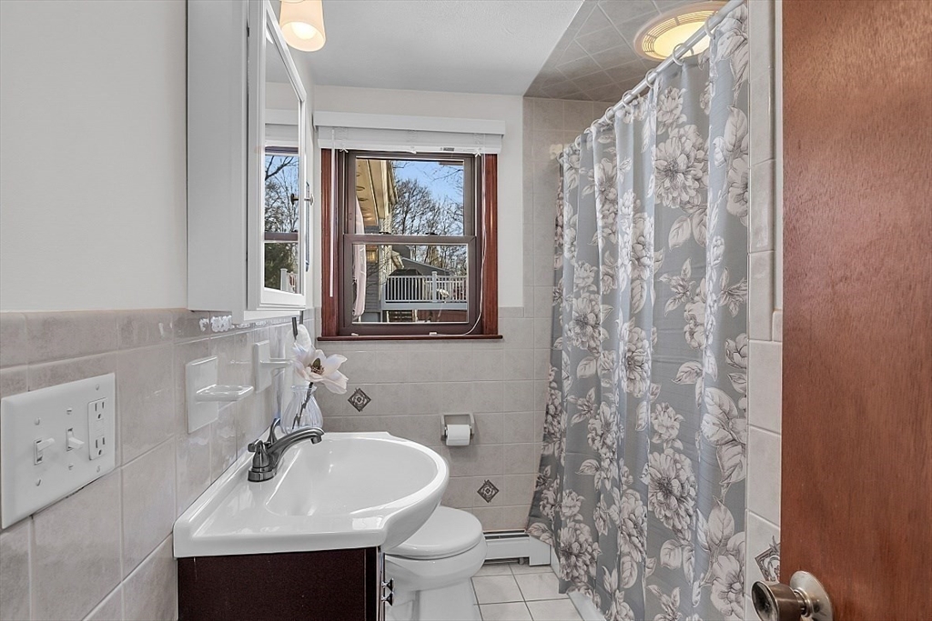 62 Longfellow Road Reading, MA 01867 - Photo 20 of 41 Gallery Image 20