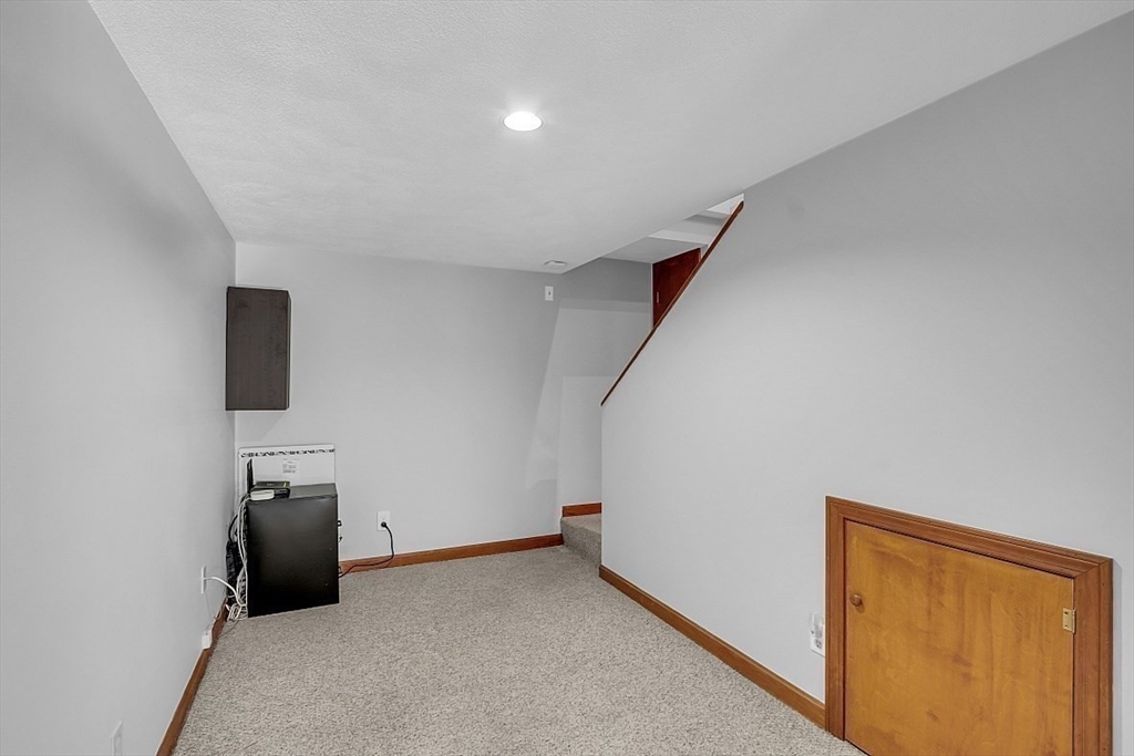 62 Longfellow Road Reading, MA 01867 - Photo 26 of 41 Gallery Image 26