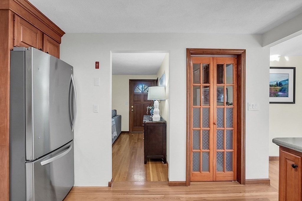 62 Longfellow Road Reading, MA 01867 - Photo 10 of 41 Gallery Image 10