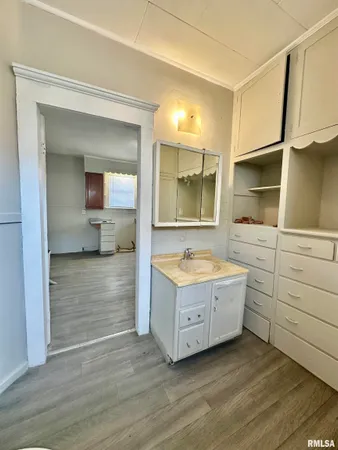 $39,900 | 924 South Warren Street, Peoria, IL 61605