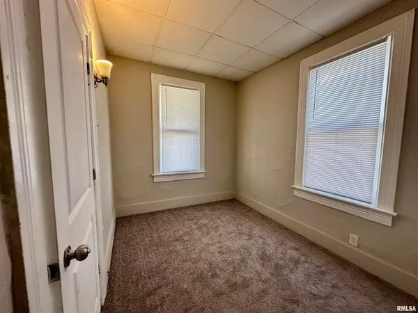 $39,900 | 924 South Warren Street, Peoria, IL 61605