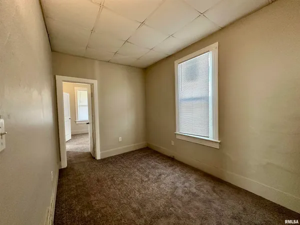 $39,900 | 924 South Warren Street, Peoria, IL 61605
