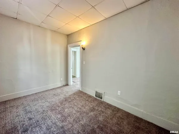 $39,900 | 924 South Warren Street, Peoria, IL 61605