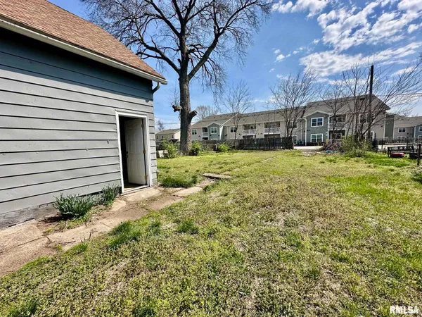 $39,900 | 924 South Warren Street, Peoria, IL 61605