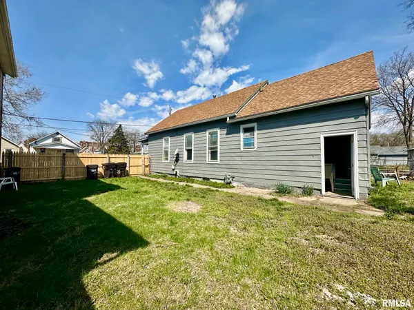 $39,900 | 924 South Warren Street, Peoria, IL 61605
