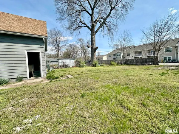 $39,900 | 924 South Warren Street, Peoria, IL 61605
