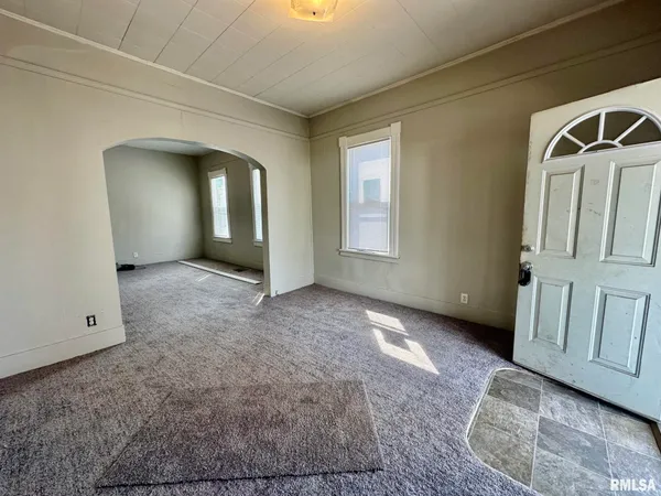 $39,900 | 924 South Warren Street, Peoria, IL 61605